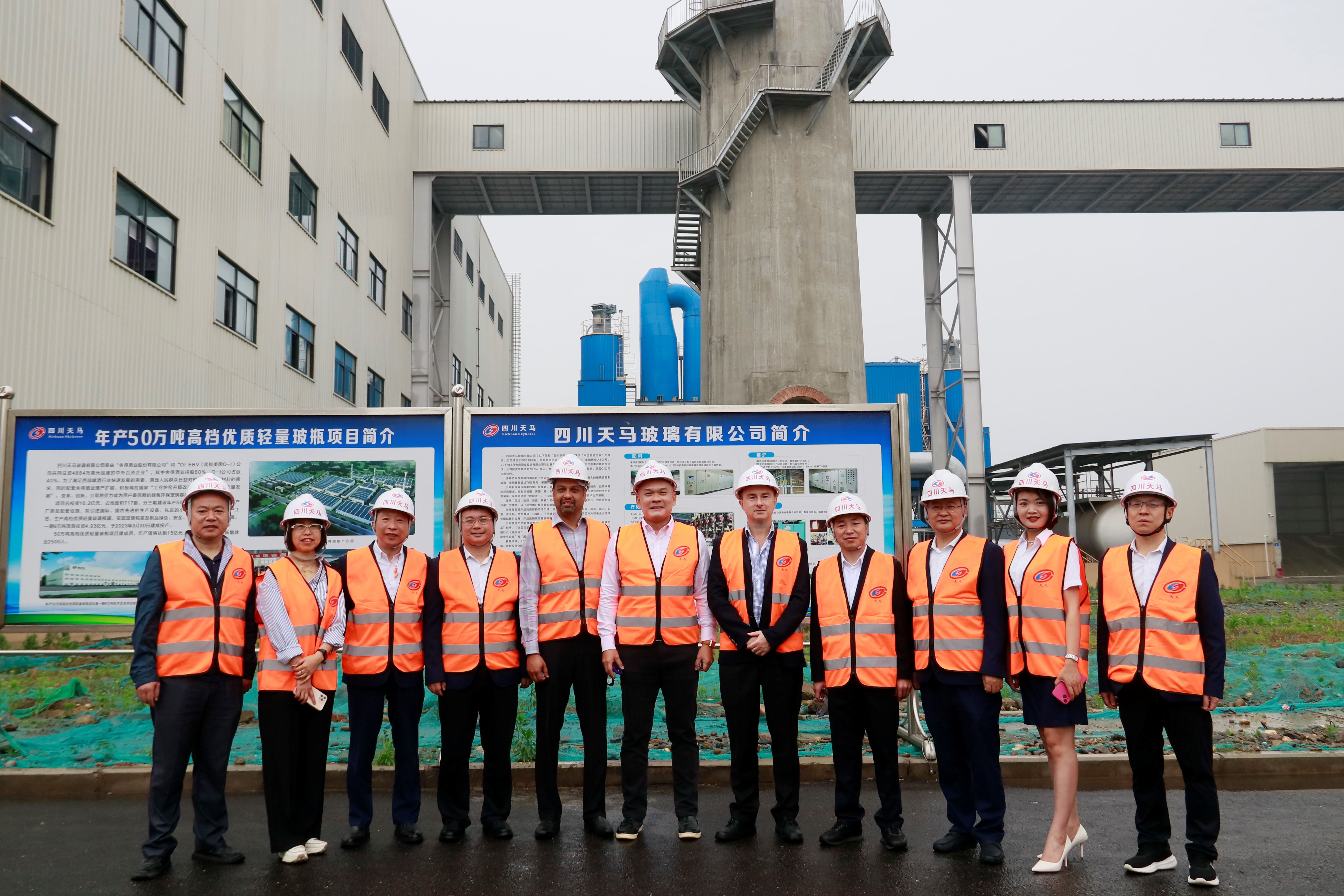 OI集團亞洲區總經理一行到四川天馬進行考察交流(圖1) OI集團亞洲區總經理一行到四川天馬進行考察交流(圖1)